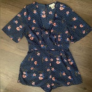 Altar’D State Navy blue Floral Romper ( size Large)